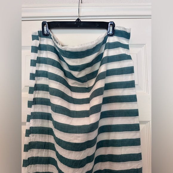 New Women’s Green and white striped Shade and Shore one size sarong. - Picture 5 of 5